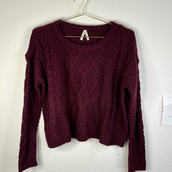 Mudd Burgundy Cable Knit Cropped Sweater - Women's Small Cozy Fall Winter Top - Picture 2 of 10